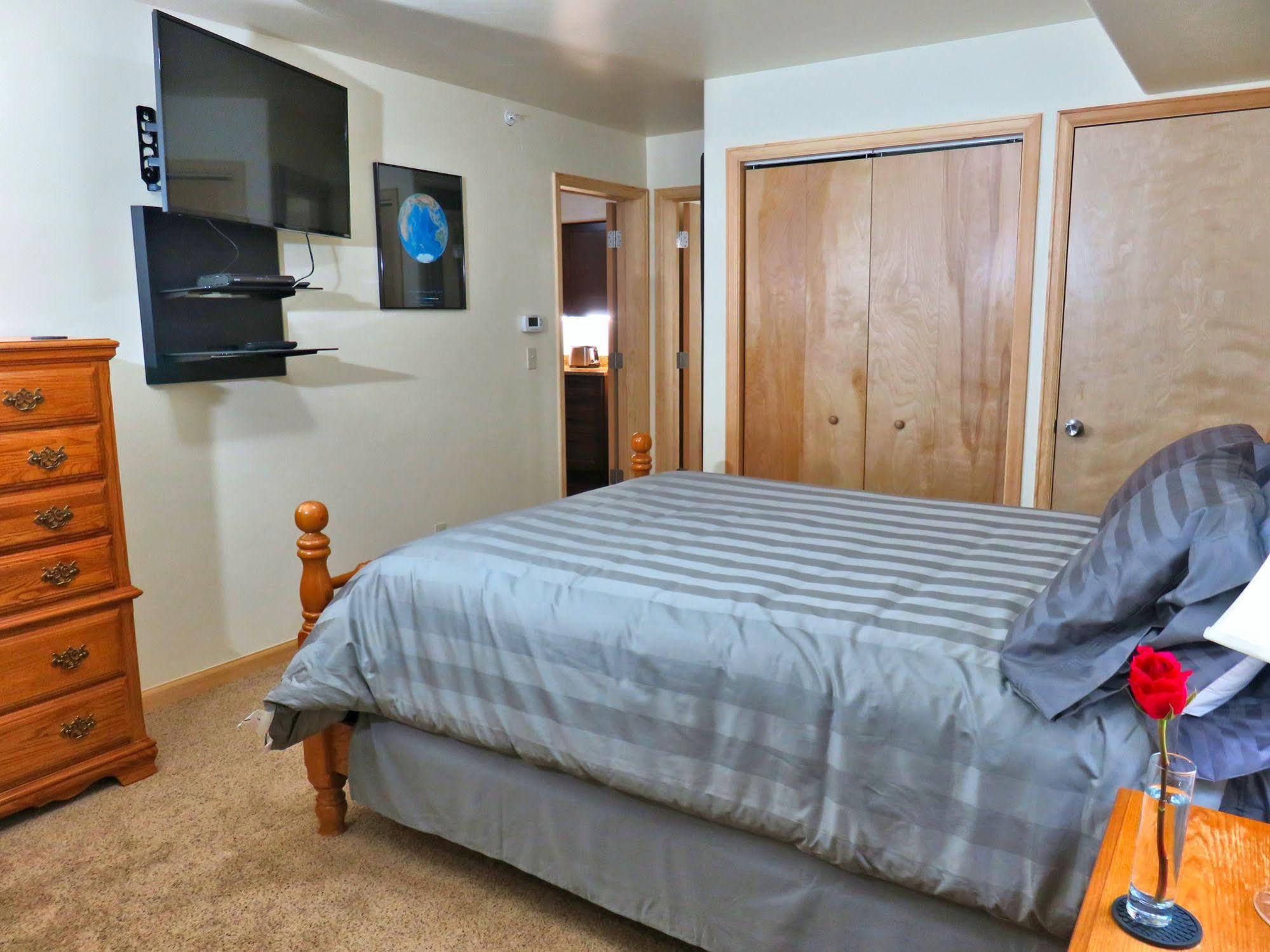 Mein Haus Bed & Breakfast Avon